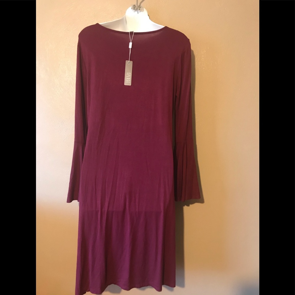 Spense burgundy dress w/flower - Picture 2 of 5